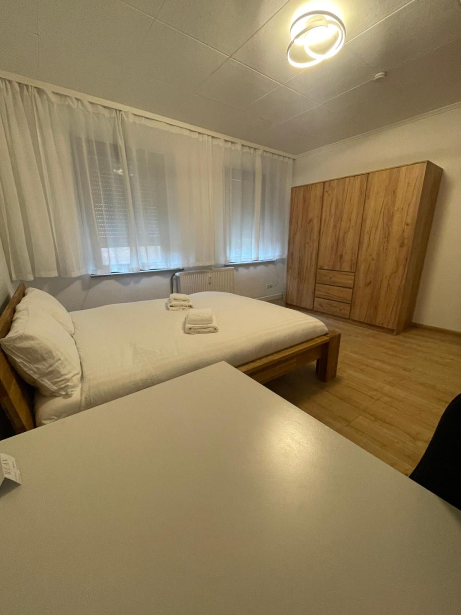 Bequemes Zimmer In Moderner Unterkunft My Pension Duisburg Exterior photo