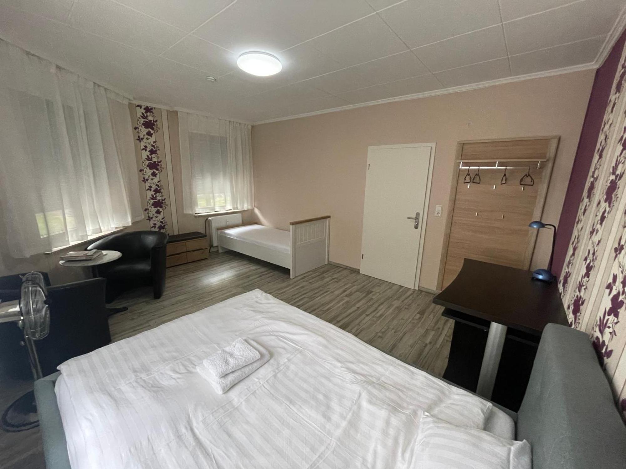 Bequemes Zimmer In Moderner Unterkunft My Pension Duisburg Exterior photo